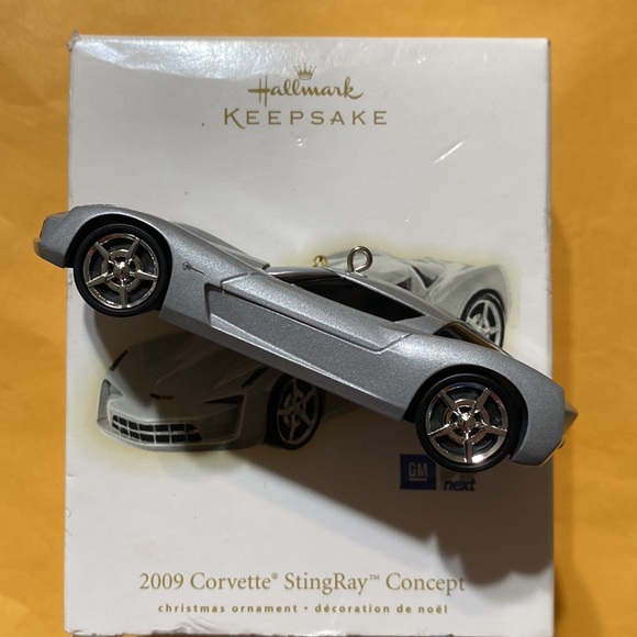 Hallmark 2009 corvette stingray GM ornament - Picture 3 of 10
